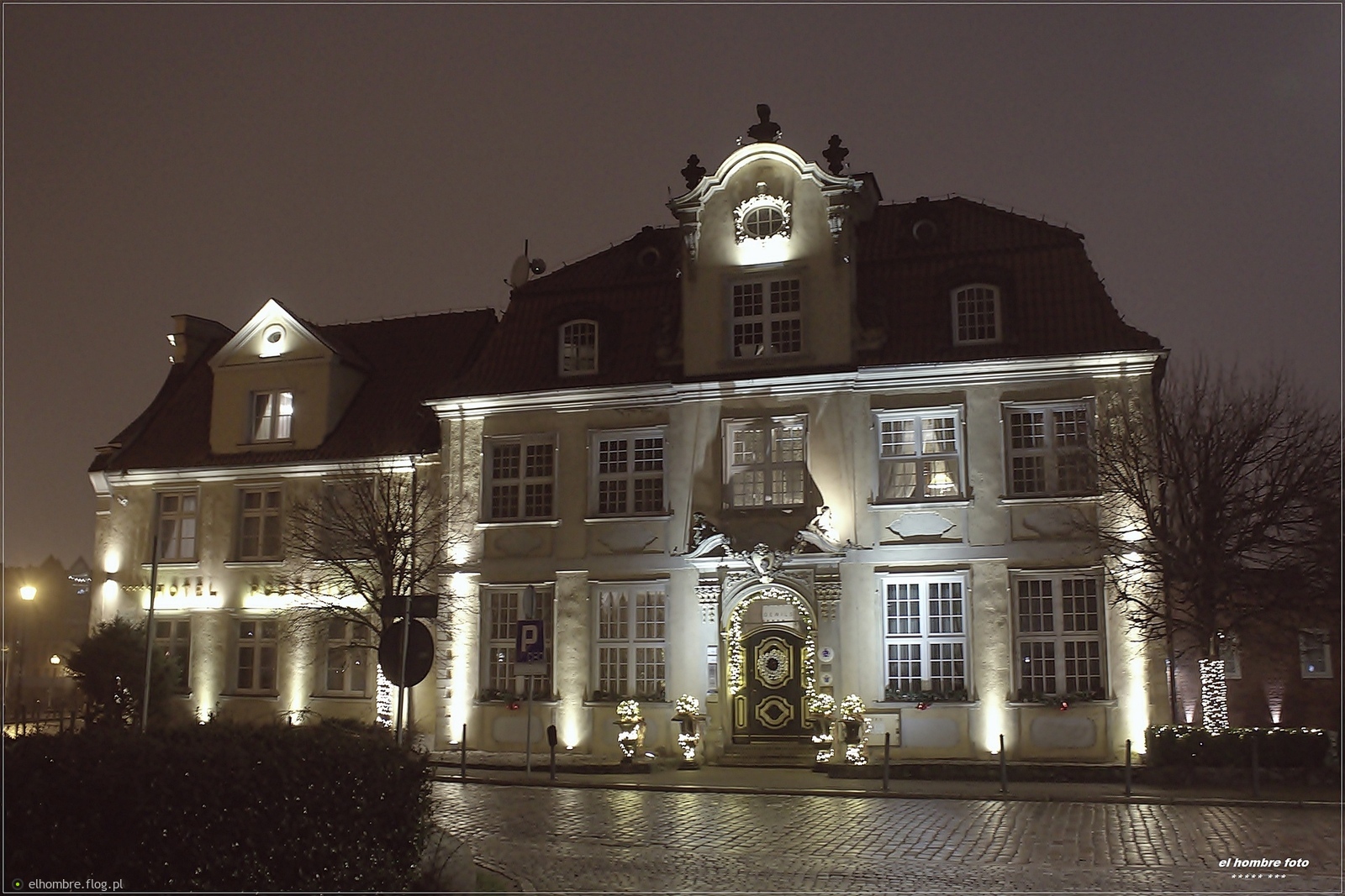 Hotel ...