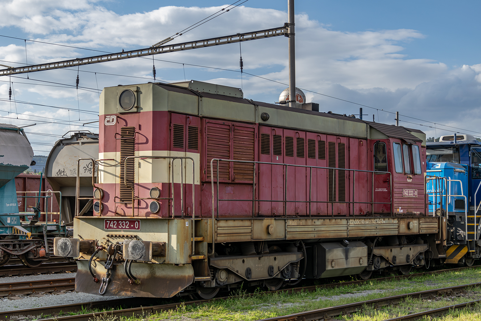 742 332-0