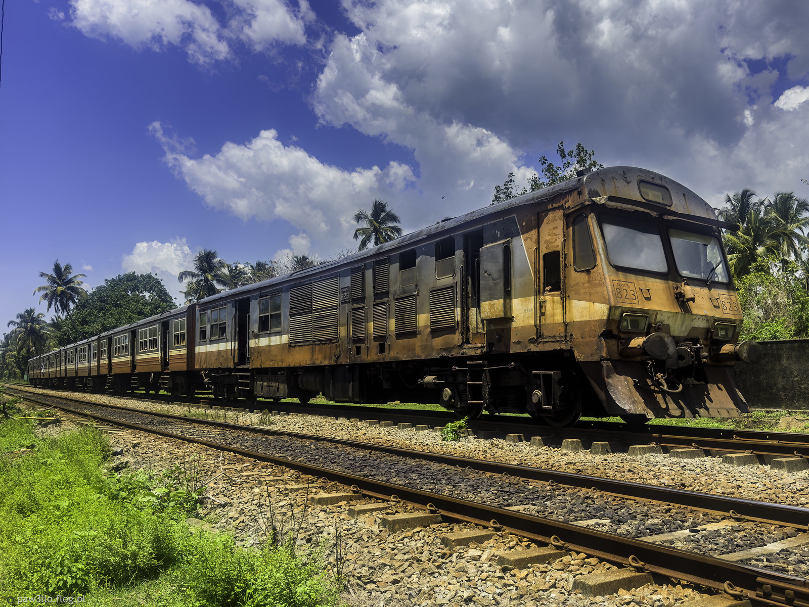 Class S8-823la - Hitachi DMU S8 - Sri Lanka Railways
