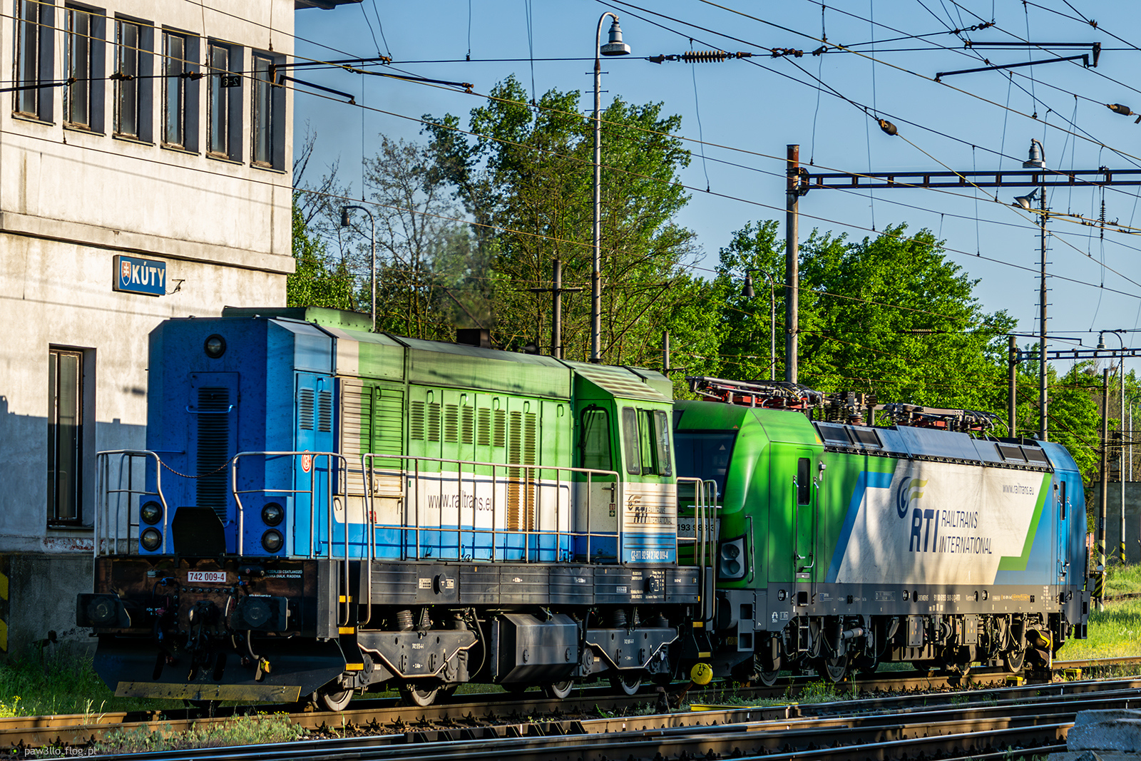 742 009-4