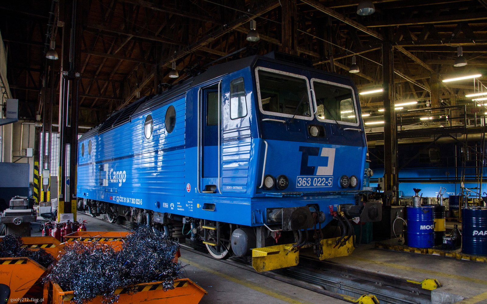363 022-5