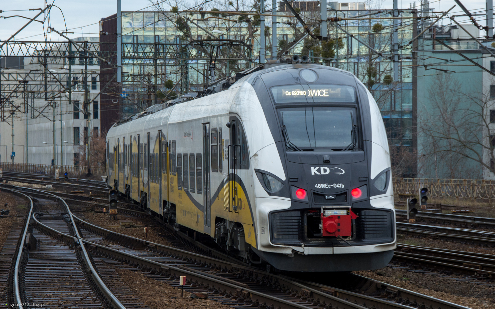 48WEc-041