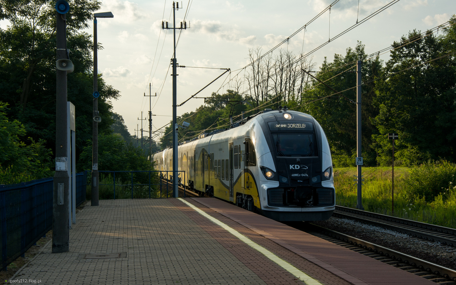 48WEc-047
