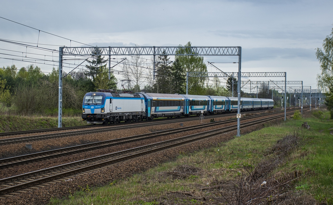 193 570-9