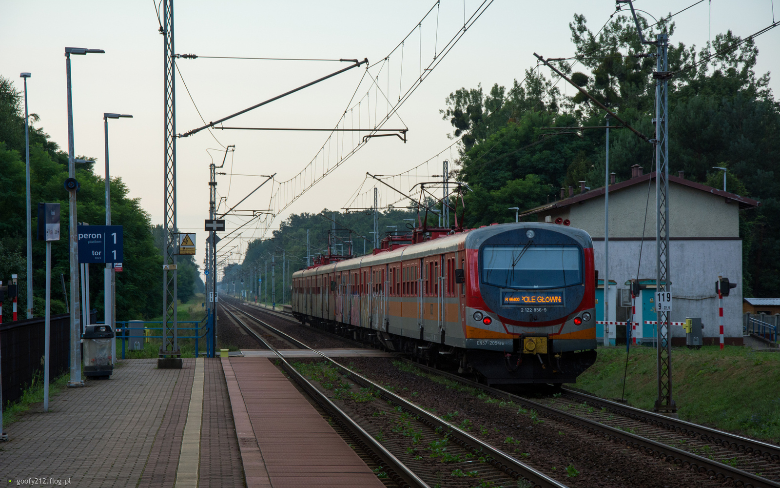 EN57-2054