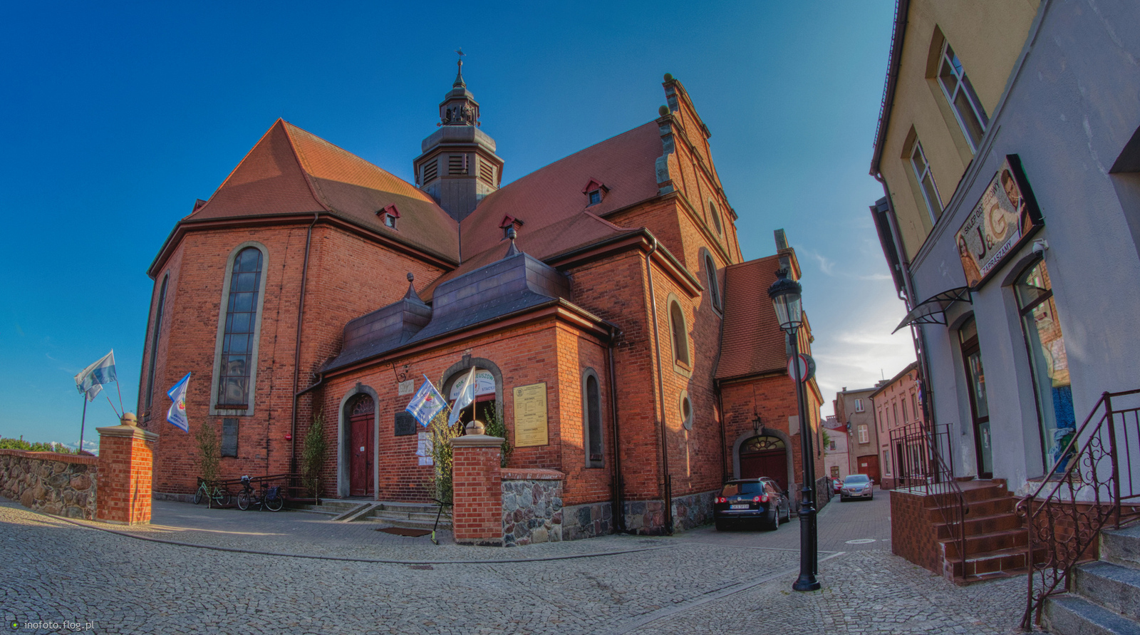 Niedzielnie - Sanktuarium Matki Bożej Kościerskiej Królowej Rodzin