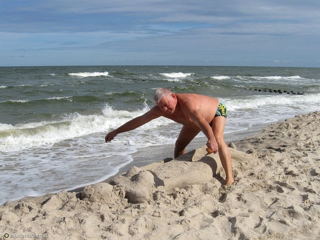 ...na plażę mi przywiało gołą babę z Pucka....(szanta)