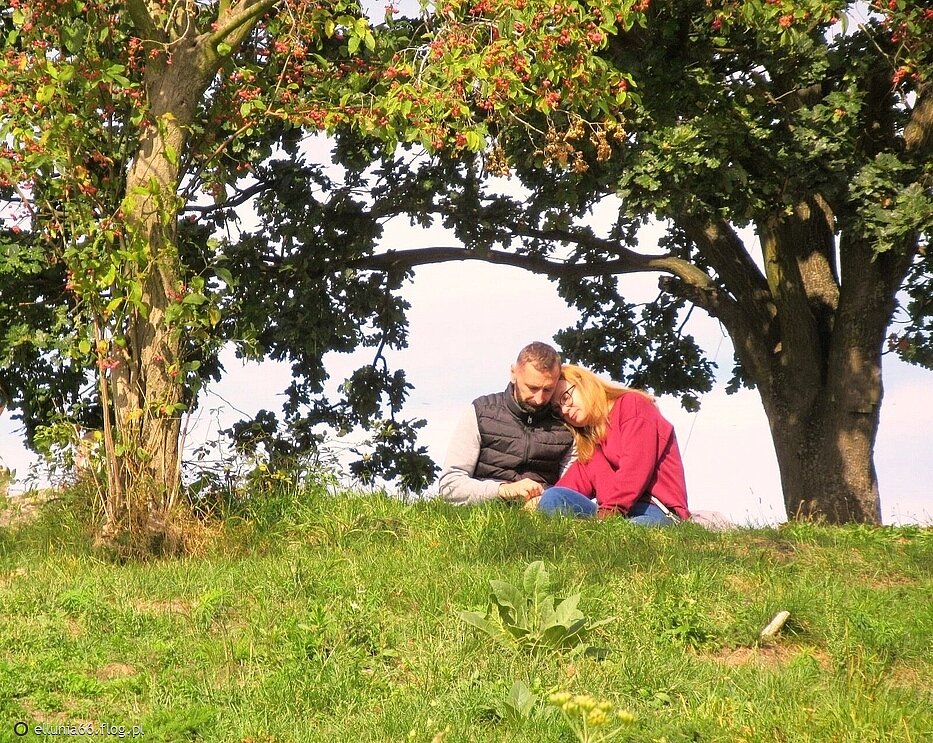 " ale co tam, przecież jesień taka złota niechaj trwa..."