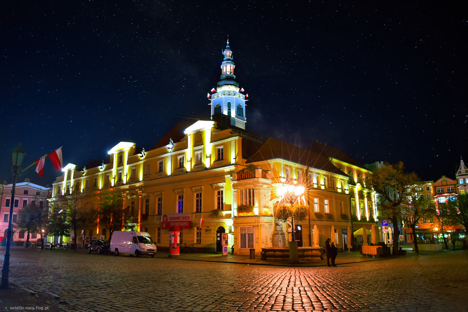 Świdnicki ratusz w dniu 11 listopada.