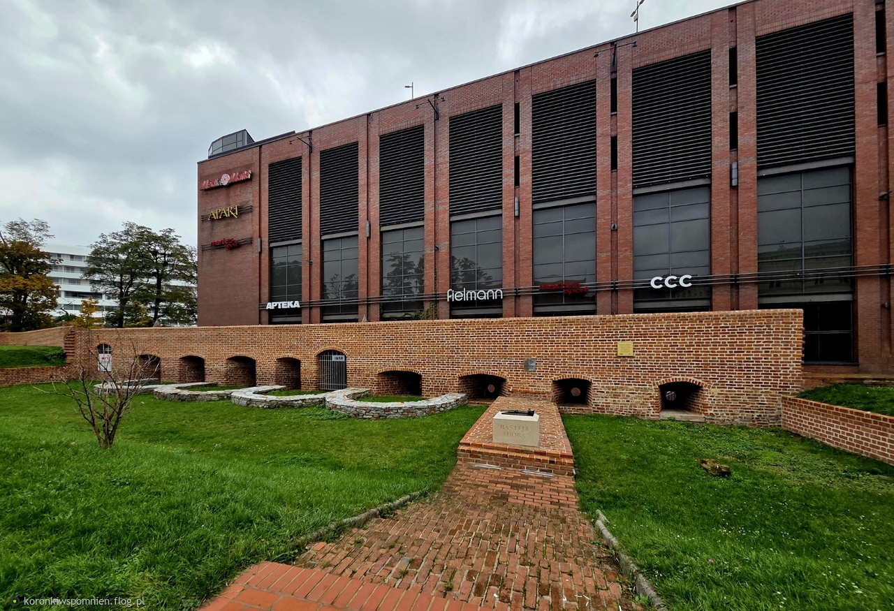 Pozostałości Bastei Hioba po renowacji :) Można zobaczyć przy wyjściu północnym do Galerii Dominikańskiej we Wrocławiu:) Pięknej soboty życzę:)