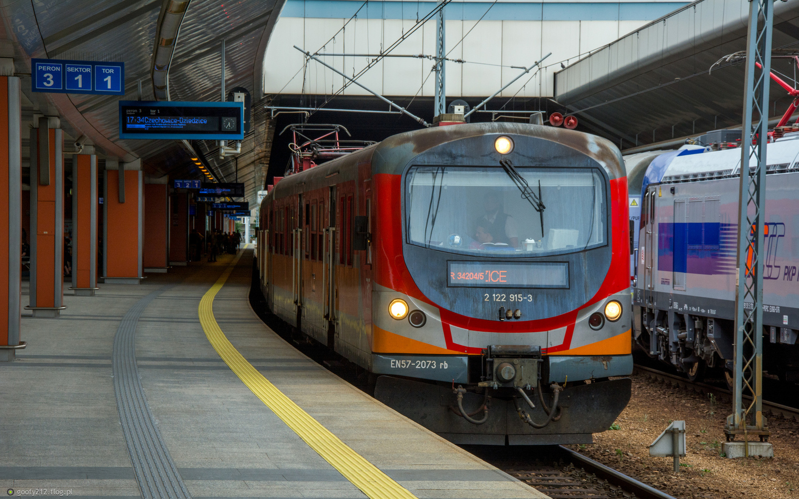 EN57-2073