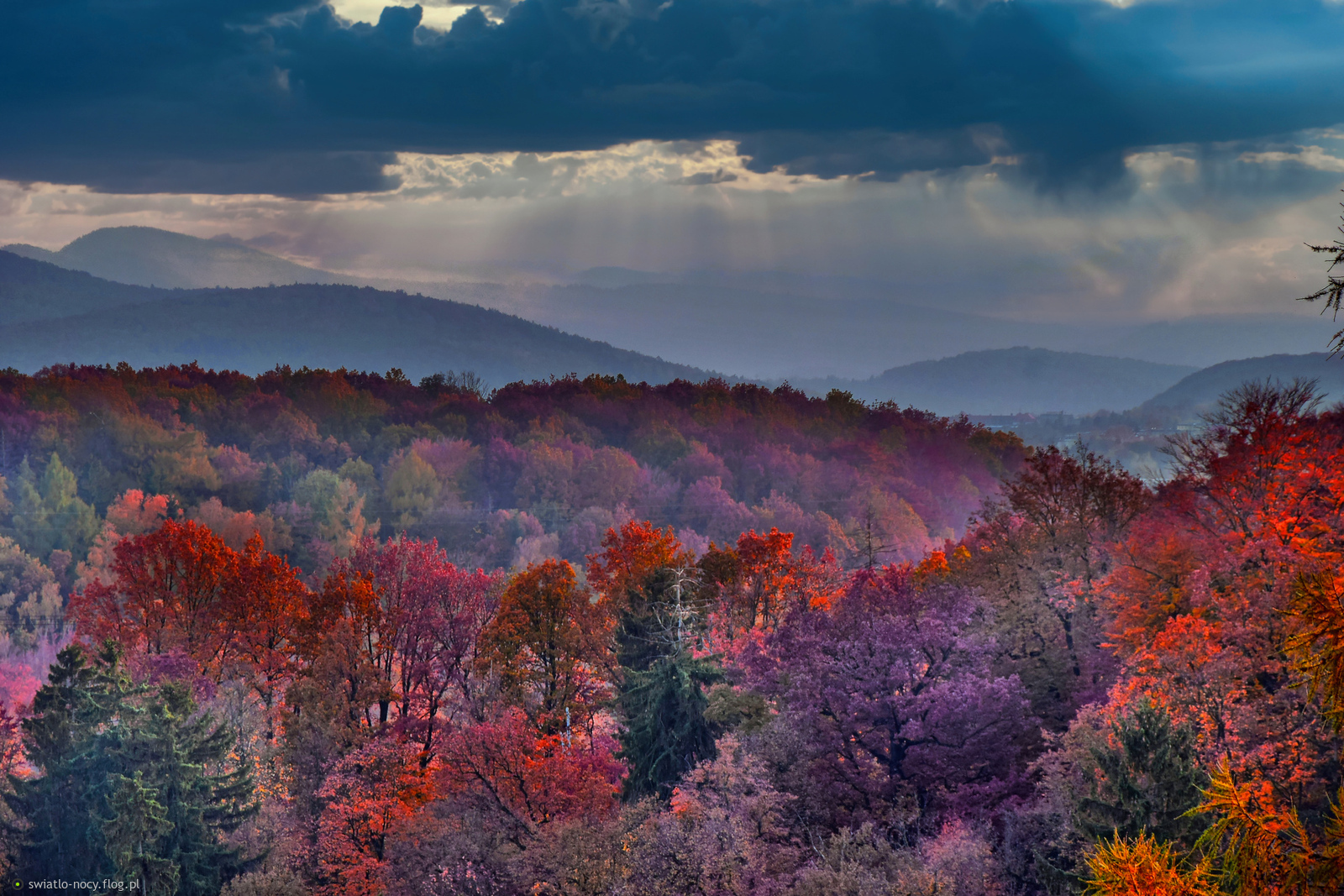 Jesienne bezkresy Sudetów.