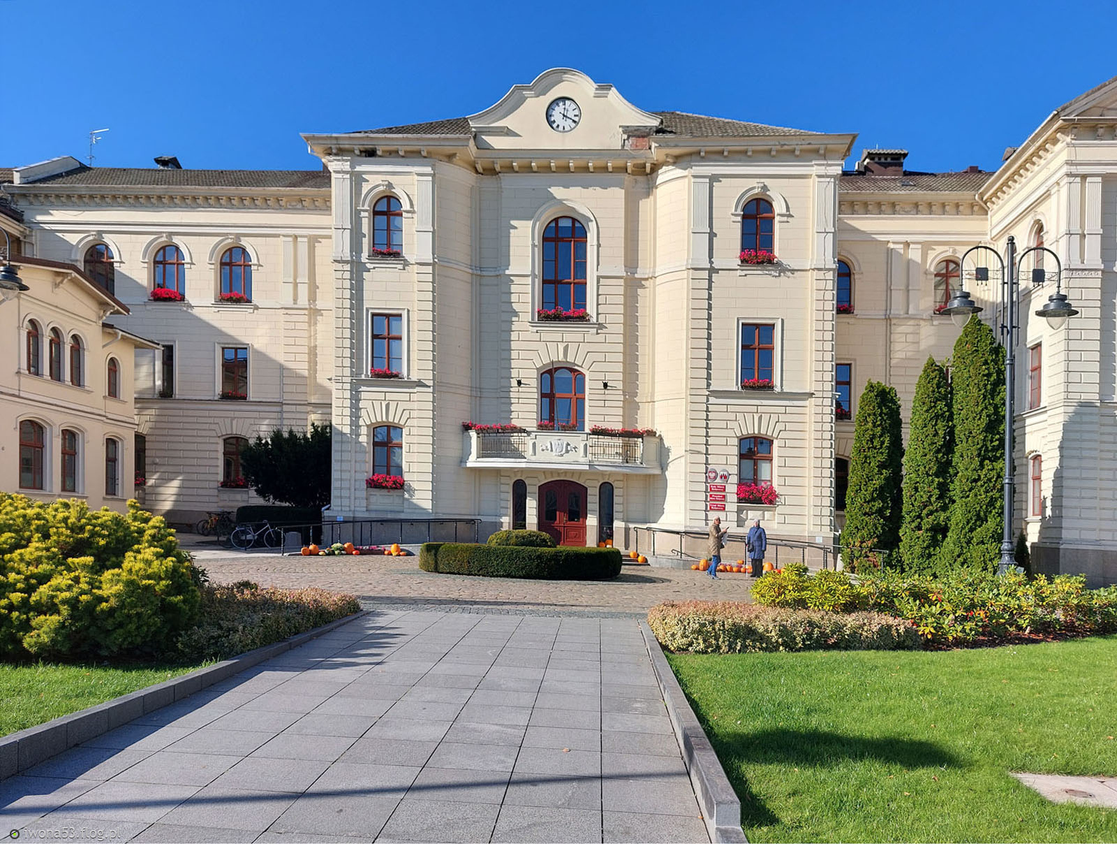 ŻYJEMY CHWILĄ, KIEDYŚ SIĘ Z TEGO ŚMIAŁAM, ALE IM WIĘCEJ MAM LAT TYM LEPIEJ ROZUMIEM, ŻE NIC NIE JEST DANE NA ZAWSZE.