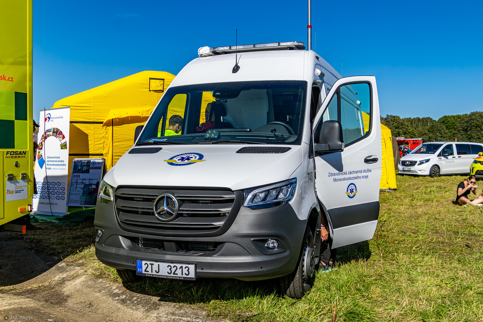 Mercedes-Benz Sprinter #2TJ 3213