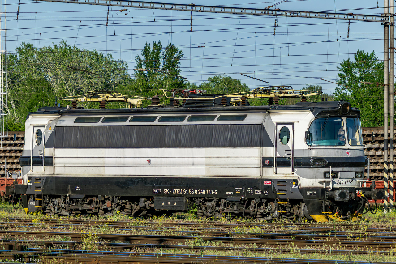 240 111-5 - Škoda 47E - Loko Trans