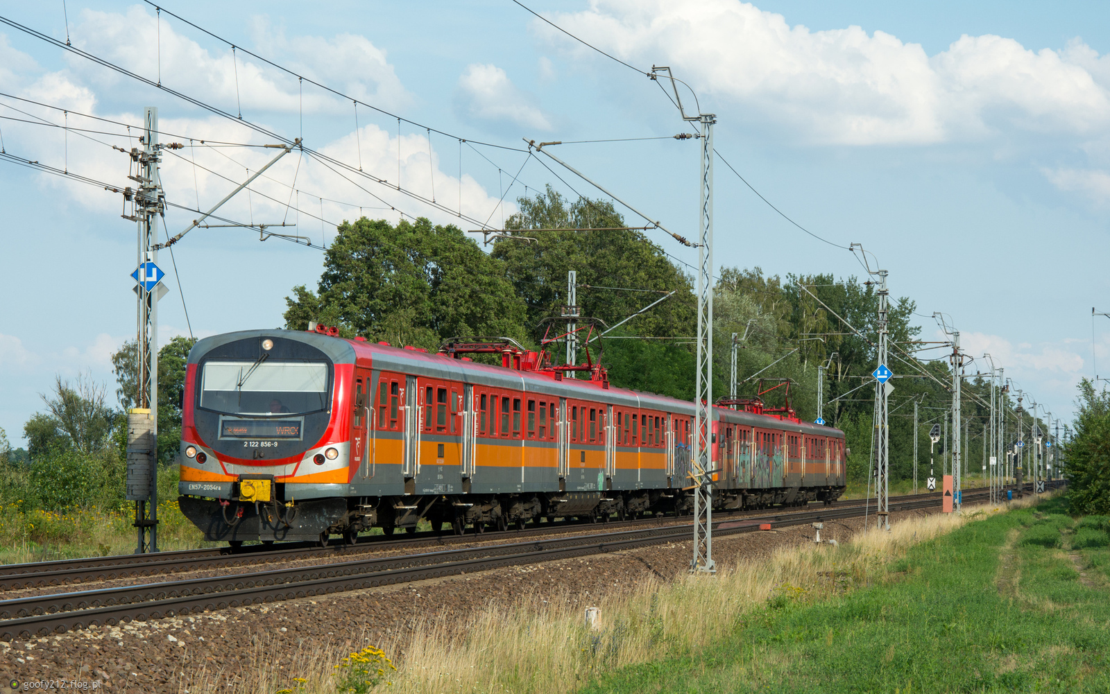 EN57-2054