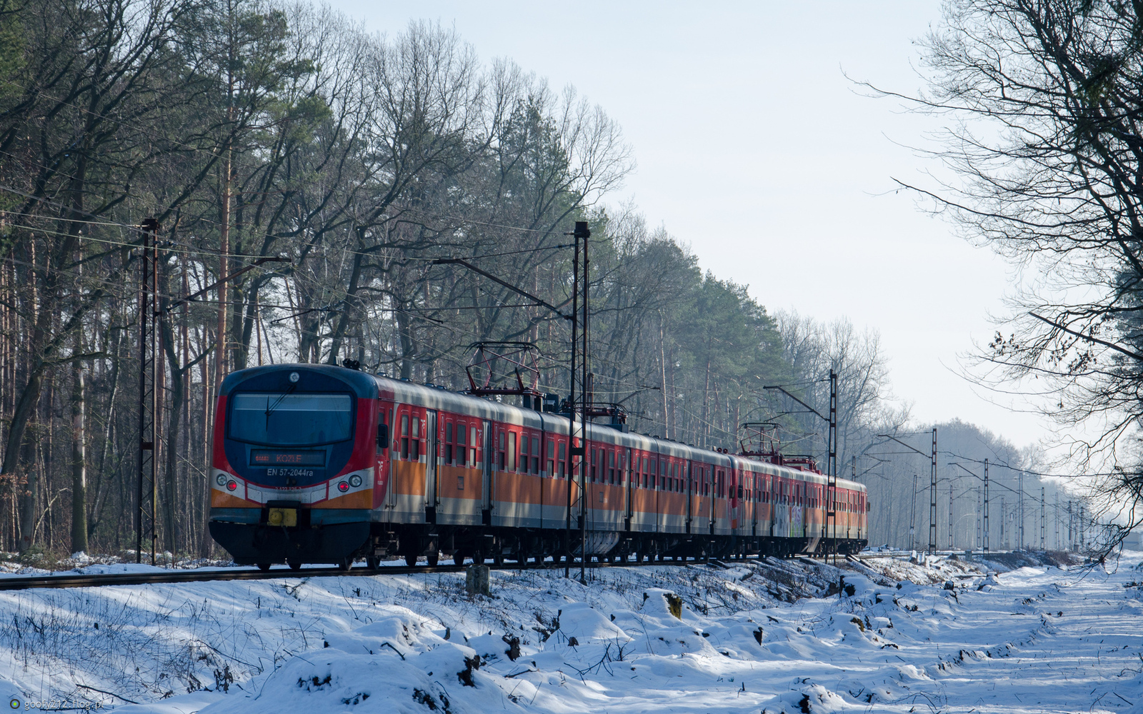 EN57-2044