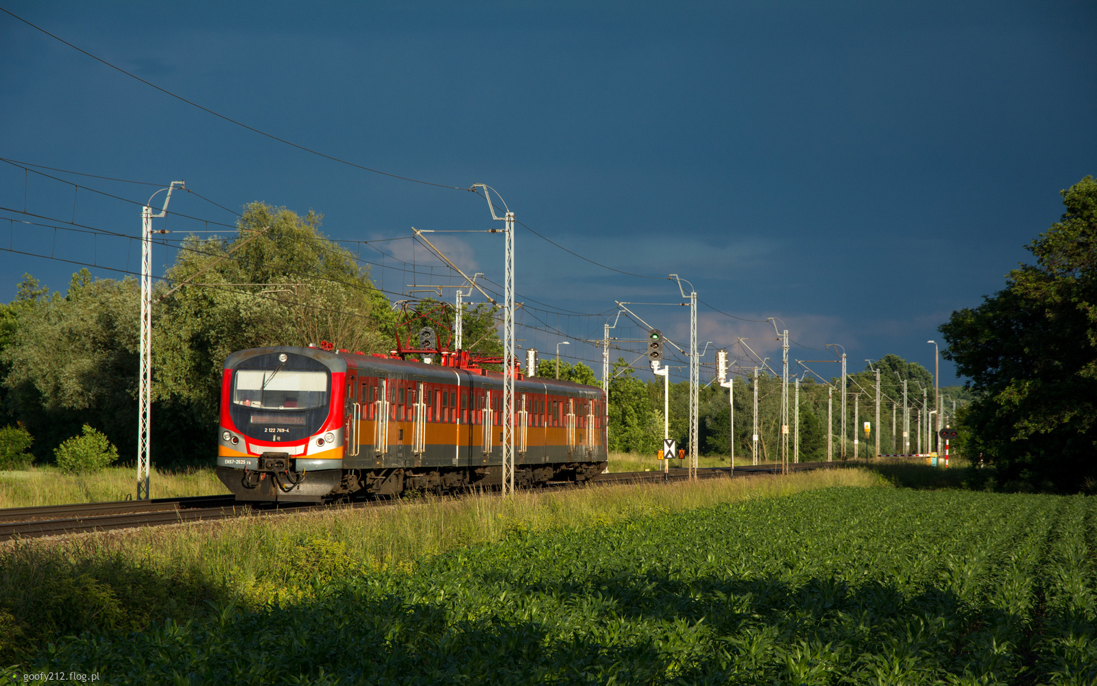 EN57-2025