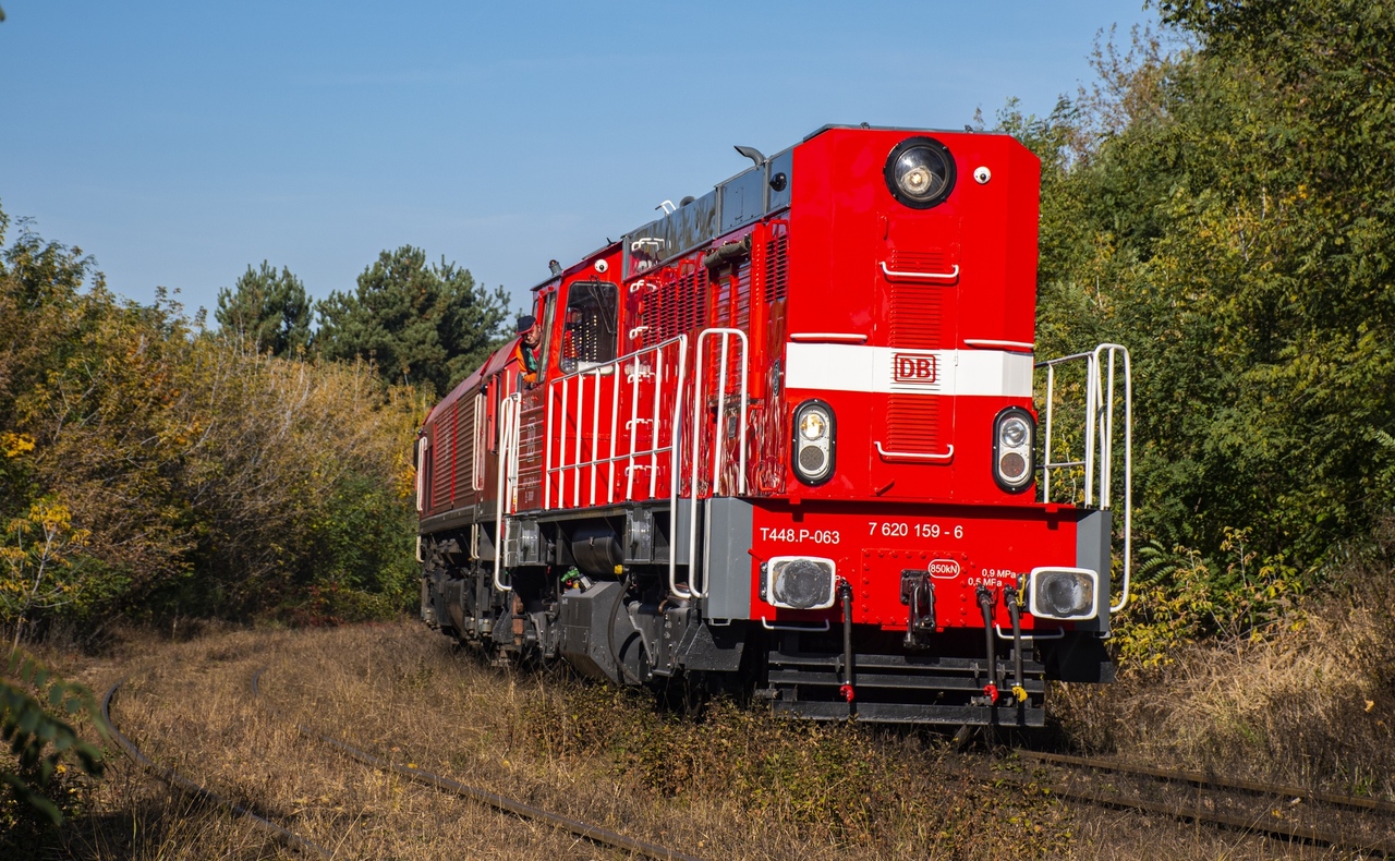 T448p-063
