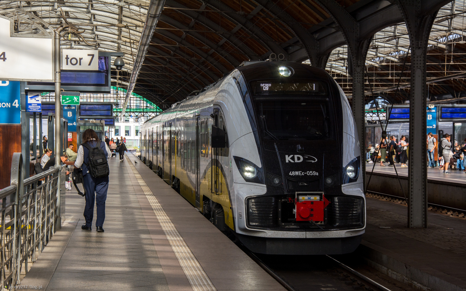 48WEc-059