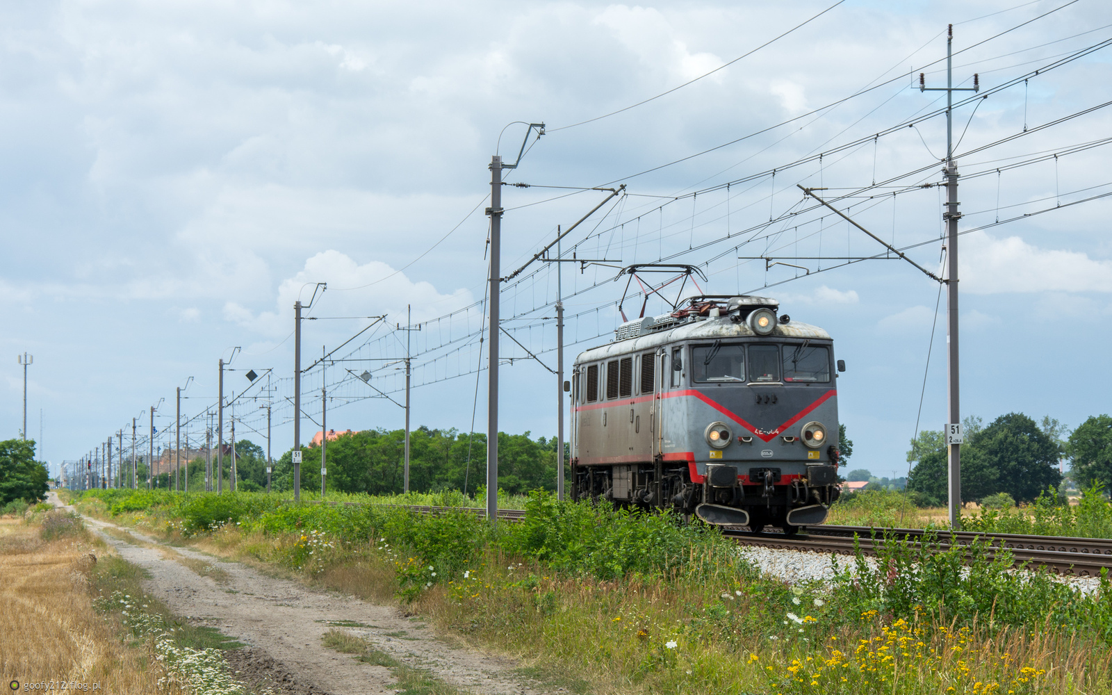 4E-004