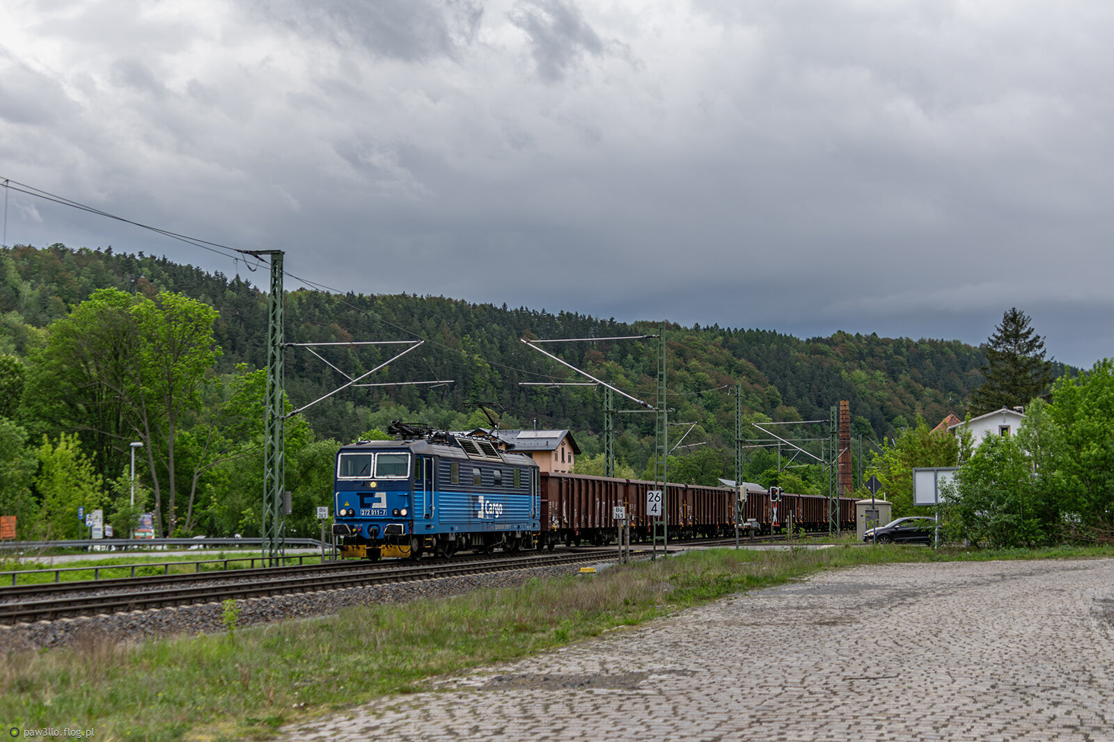 372 011-7